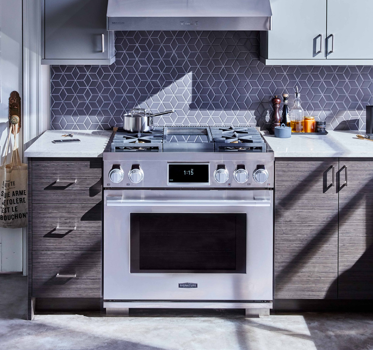 36-inch Dual-Fuel Pro Range 36-inch Dual-Fuel Pro Range