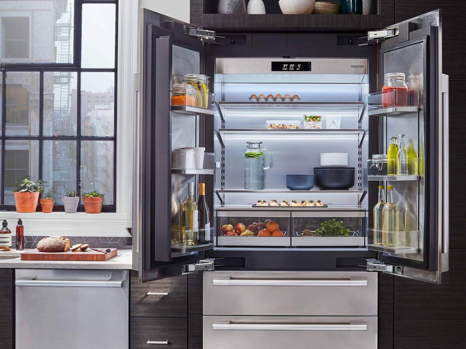 48" DualFuel Pro Range with Sous Vide Signature Kitchen Suite